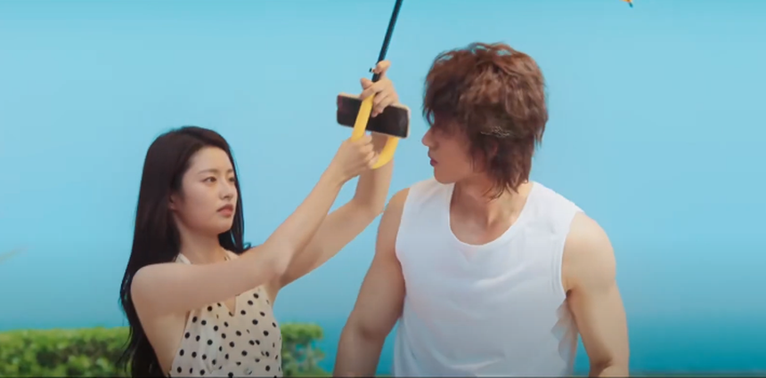 Đóng cảnh nóng với đàn em kém 21 tuổi, mỹ nam 'Vườn sao băng' lại gặp chỉ trích vì 'ăn ké' Song Joong Ki - Ảnh 5.