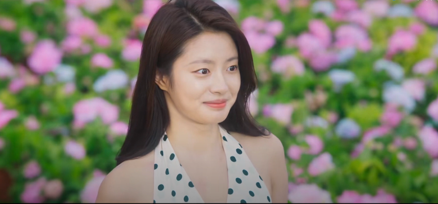 Đóng cảnh nóng với đàn em kém 21 tuổi, mỹ nam 'Vườn sao băng' lại gặp chỉ trích vì 'ăn ké' Song Joong Ki - Ảnh 3.