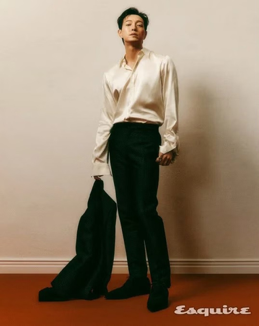 Sao phim 'The Glory' Jung Sung Il thể hiện sự quyến rũ trên Esquire - Ảnh 2. Sao phim 'The Glory' Jung Sung Il thể hiện sự quyến rũ trên Esquire - Ảnh 2.
