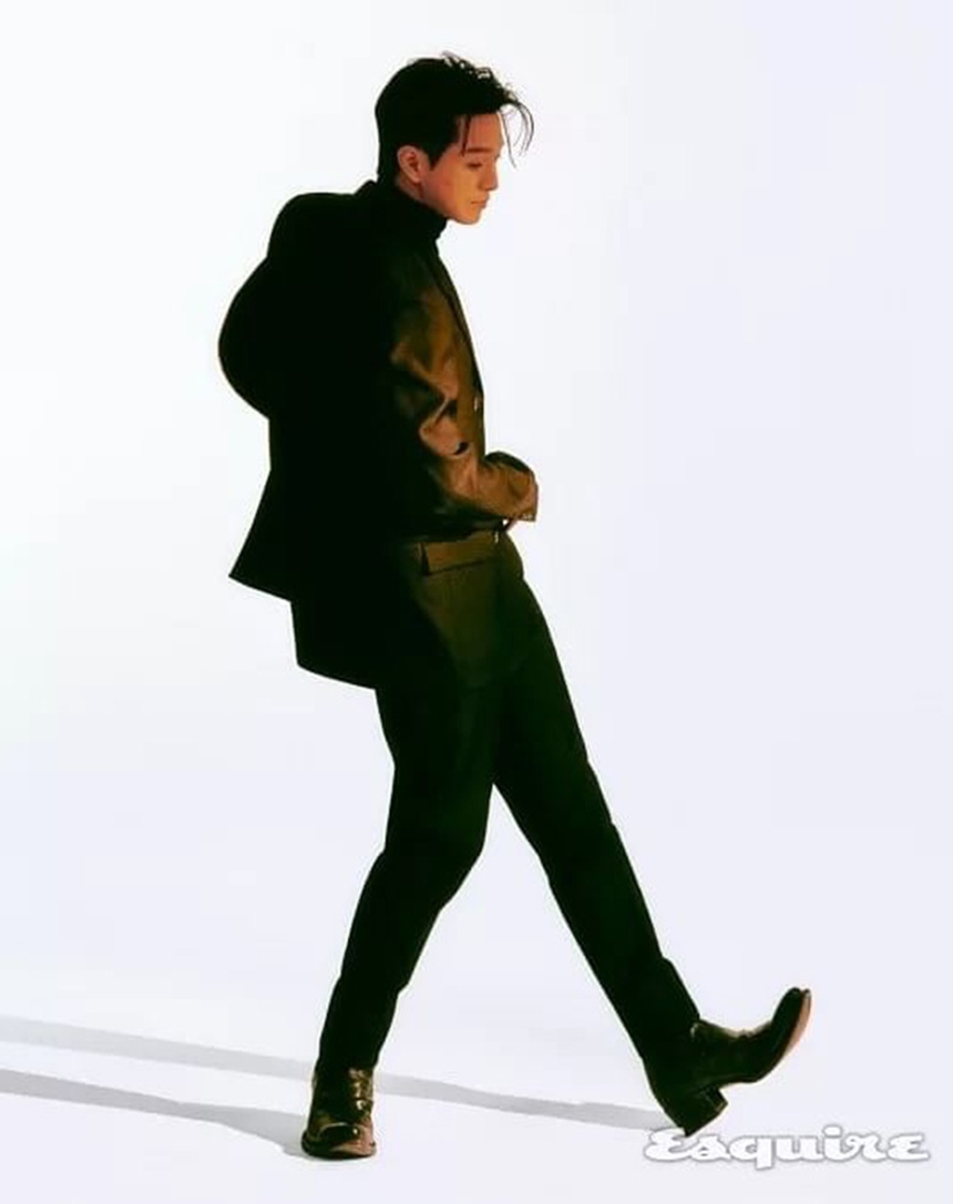 Sao phim 'The Glory' Jung Sung Il thể hiện sự quyến rũ trên Esquire - Ảnh 4. Sao phim 'The Glory' Jung Sung Il thể hiện sự quyến rũ trên Esquire - Ảnh 4.