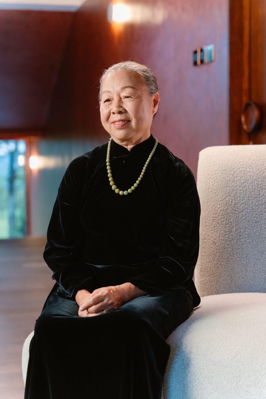 Cặp đôi LGBT đầu tiên kết hôn của showbiz Việt cải tạo cơ ngơi rộng 6 hecta giữa rừng thông Đà Lạt làm quà tặng mẹ: Tự mở suối, trồng rừng, biến ngôi nhà 20 tuổi thành căn biệt thự nghỉ dưỡng         - Ảnh 10.