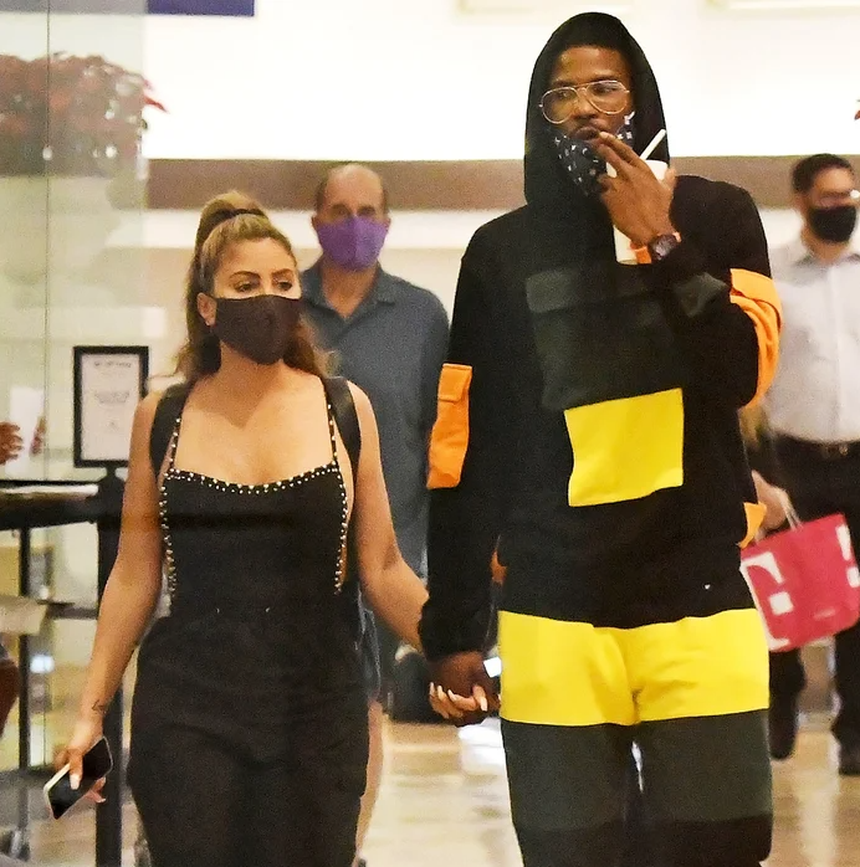 Hậu hạn cuối kỳ chuyển nhượng, sao trẻ Lakers thành đồng đội với người từng hẹn hò... đấng sinh thành - Ảnh 2.