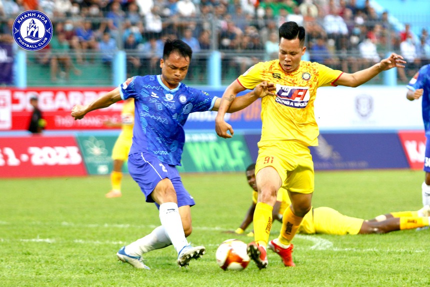 Bóng đá Việt Nam ngày 22/1: HLV Kiatisuk được vinh danh tại Thái Lan - Ảnh 3. Bóng đá Việt Nam ngày 22/1: HLV Kiatisuk được vinh danh tại Thái Lan - Ảnh 3.