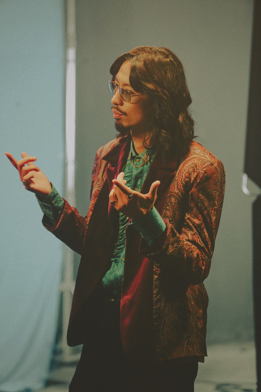 Hoàng Thuỳ Linh và Đen Vâu đều ra MV mới dịp đầu năm, không có cảnh cưới xin nào cả! - Ảnh 2.