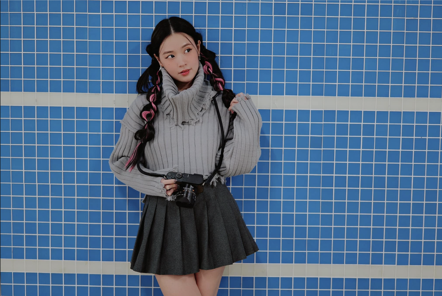 Giảng viên midu chăm diện crop top khoe eo con kiến, U - Ảnh 3.