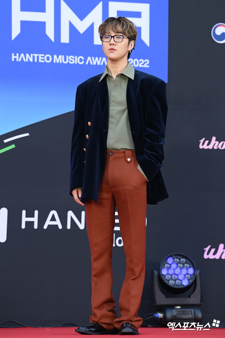 Thảm đỏ Hanteo Music Awards 2023: Nữ thần Eugene đẹp lấn át Soyou (SISTAR) khoe body nóng bỏng, idol người Việt Hanbin cười tỏa nắng chiếm spotlight - Ảnh 20. Thảm đỏ Hanteo Music Awards 2023: Nữ thần Eugene đẹp lấn át Soyou (SISTAR) khoe body nóng bỏng, idol người Việt Hanbin cười tỏa nắng chiếm spotlight - Ảnh 20.