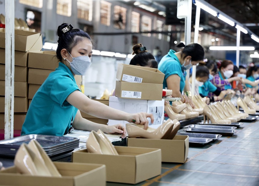 Thành phố Hồ Chí Minh: Hỗ trợ người lao động bị giảm giờ làm, chấm dứt hợp đồng - Ảnh 1.