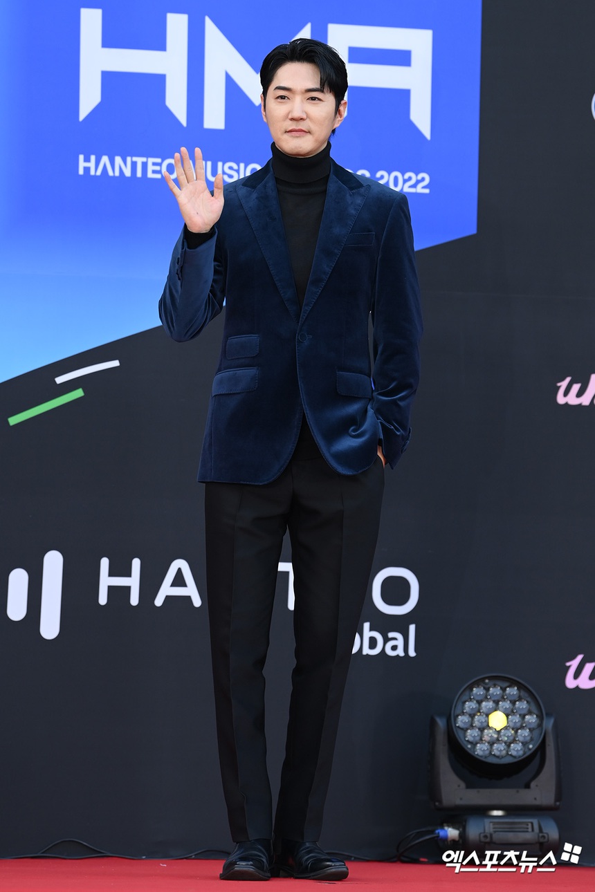 Thảm đỏ Hanteo Music Awards 2023: Nữ thần Eugene đẹp lấn át Soyou (SISTAR) khoe body nóng bỏng, idol người Việt Hanbin cười tỏa nắng chiếm spotlight - Ảnh 21. Thảm đỏ Hanteo Music Awards 2023: Nữ thần Eugene đẹp lấn át Soyou (SISTAR) khoe body nóng bỏng, idol người Việt Hanbin cười tỏa nắng chiếm spotlight - Ảnh 21.