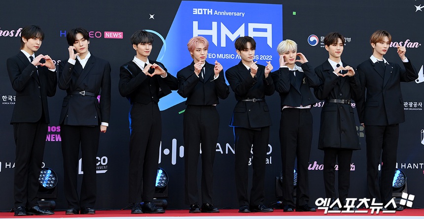 Thảm đỏ Hanteo Music Awards 2023: Nữ thần Eugene đẹp lấn át Soyou (SISTAR) khoe body nóng bỏng, idol người Việt Hanbin cười tỏa nắng chiếm spotlight - Ảnh 27. Thảm đỏ Hanteo Music Awards 2023: Nữ thần Eugene đẹp lấn át Soyou (SISTAR) khoe body nóng bỏng, idol người Việt Hanbin cười tỏa nắng chiếm spotlight - Ảnh 27.