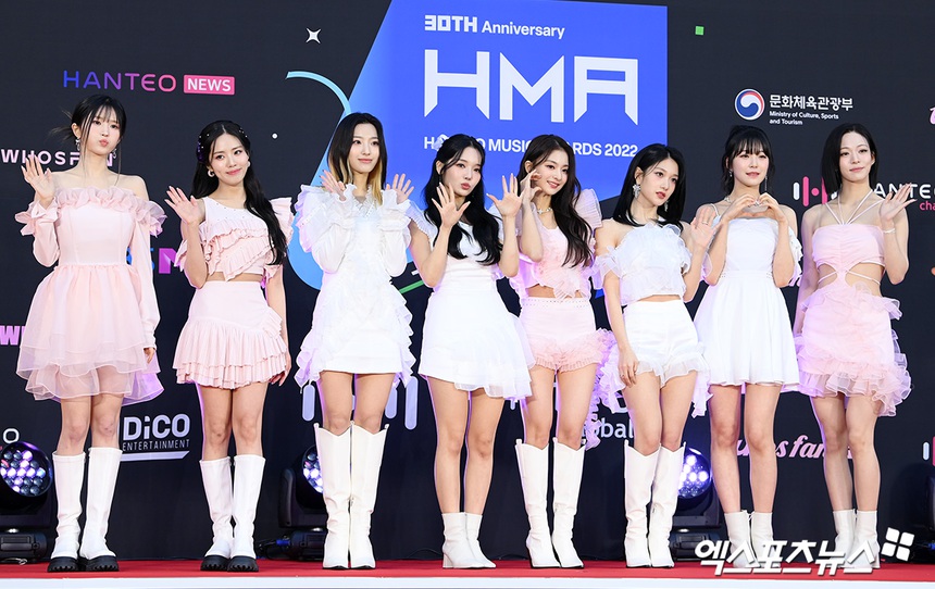 Thảm đỏ Hanteo Music Awards 2023: Nữ thần Eugene đẹp lấn át Soyou (SISTAR) khoe body nóng bỏng, idol người Việt Hanbin cười tỏa nắng chiếm spotlight - Ảnh 15. Thảm đỏ Hanteo Music Awards 2023: Nữ thần Eugene đẹp lấn át Soyou (SISTAR) khoe body nóng bỏng, idol người Việt Hanbin cười tỏa nắng chiếm spotlight - Ảnh 15.