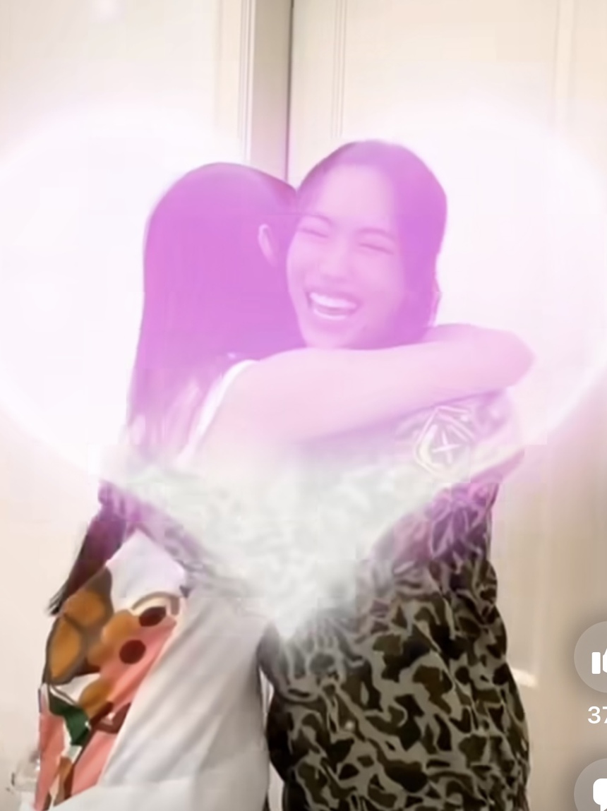 Diệu Nhi giãi bày lý do chơi thân nhưng ít đăng hình chung với 1 sao nữ: 'Không phải mang hết lên MXH để cho mọi người thấy' - Ảnh 2. Diệu Nhi giãi bày lý do chơi thân nhưng ít đăng hình chung với 1 sao nữ: 'Không phải mang hết lên MXH để cho mọi người thấy' - Ảnh 2.