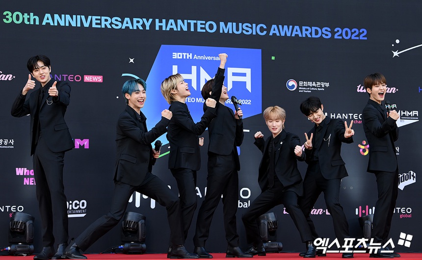 Thảm đỏ Hanteo Music Awards 2023: Nữ thần Eugene đẹp lấn át Soyou (SISTAR) khoe body nóng bỏng, idol người Việt Hanbin cười tỏa nắng chiếm spotlight - Ảnh 6. Thảm đỏ Hanteo Music Awards 2023: Nữ thần Eugene đẹp lấn át Soyou (SISTAR) khoe body nóng bỏng, idol người Việt Hanbin cười tỏa nắng chiếm spotlight - Ảnh 6.