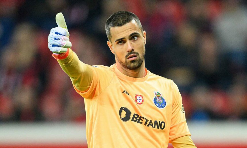 MU sẵn sàng mua thủ thành Diogo Costa