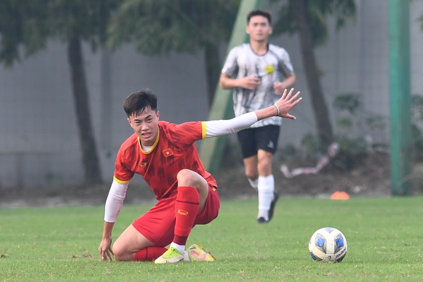 Sao trẻ Hà Nội FC khiến "siêu nhân" Gia Huy lu mờ, U20 Việt Nam hòa đội Hạng Nhất - Ảnh 2.