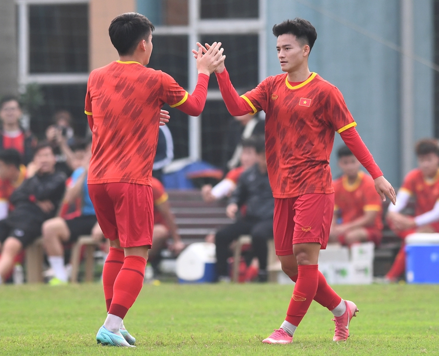 Sao trẻ Hà Nội FC khiến "siêu nhân" Gia Huy lu mờ, U20 Việt Nam hòa đội Hạng Nhất - Ảnh 3.