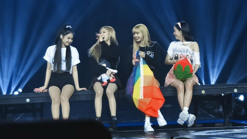 Rosé (BLACKPINK) liên tục ủng hộ cộng đồng LGBT, bản cover tặng fan cũng có một chi tiết chứng minh? - Ảnh 6.