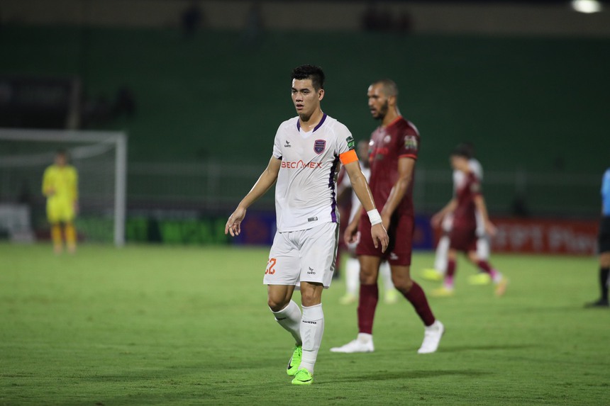 Tiến Linh lún sâu với B.Bình Dương, Thanh Hoá gây bất ngờ - Ảnh 1. Tiến Linh lún sâu với B.Bình Dương, Thanh Hoá gây bất ngờ - Ảnh 1.