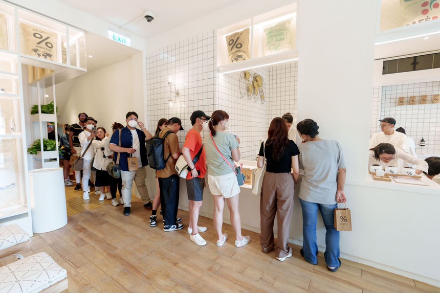 Cận cảnh cửa hàng đầu tiên của thương hiệu cà phê nổi tiếng Nhật Bản tại Việt Nam: diện mạo kém xa các chi nhánh nước ngoài? - Ảnh 4.