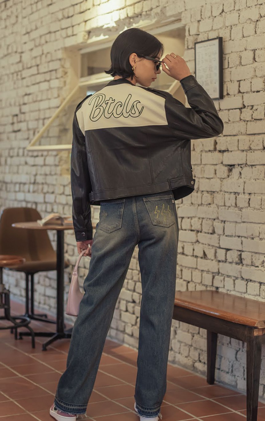 Đụng hàng mẫu váy, Jennie Blackpink và Yeji ITZY ai nhỉnh hơn - Ảnh 2. Đụng hàng mẫu váy, Jennie Blackpink và Yeji ITZY ai nhỉnh hơn - Ảnh 2.