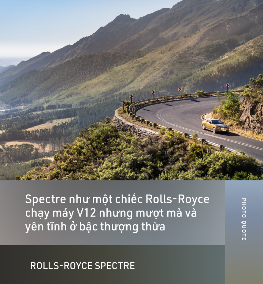 Tôi là phóng viên đầu tiên lái thử Rolls-Royce Spectre và thấy đây như một ốc đảo 4 bánh - Ảnh 2. Tôi là phóng viên đầu tiên lái thử Rolls-Royce Spectre và thấy đây như một ốc đảo 4 bánh - Ảnh 2.