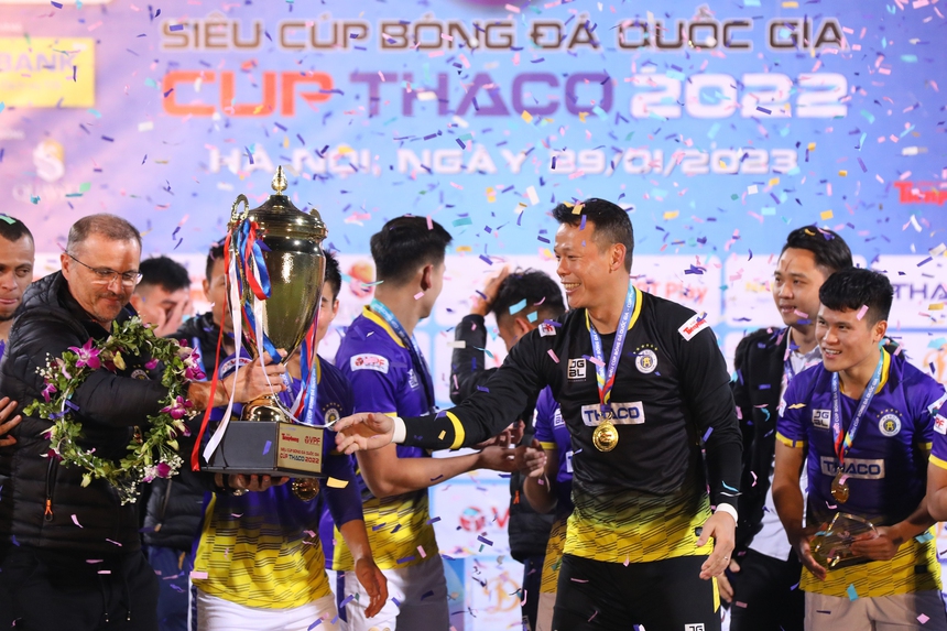 CLB Hà Nội vững vàng ngôi đầu nhờ công lớn của "sao già" tưởng hết thời từ vài năm trước - Ảnh 2. CLB Hà Nội vững vàng ngôi đầu nhờ công lớn của "sao già" tưởng hết thời từ vài năm trước - Ảnh 2.