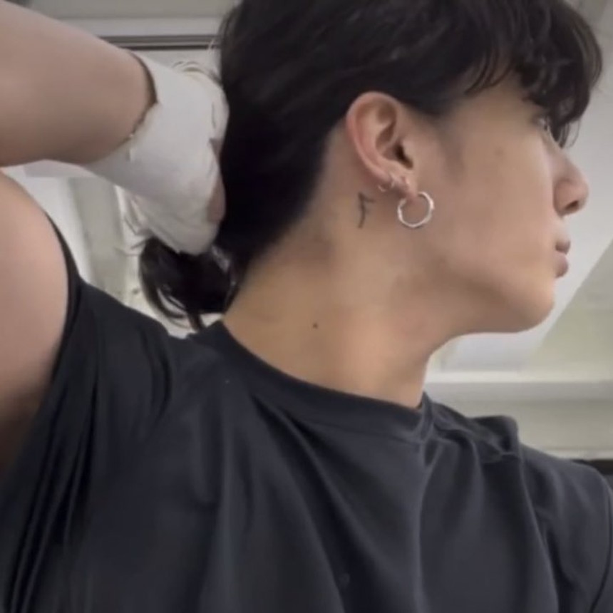 Jungkook BTS lọt Top trending toàn cầu với kiểu tóc lạ mắt - Ảnh 7.