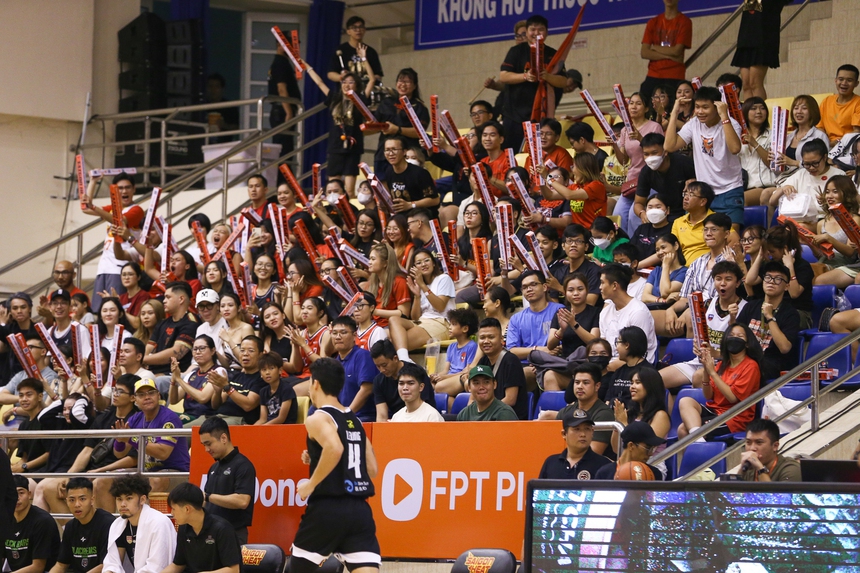 Đánh gục Macau Black Bears, Saigon Heat chính thức lọt vào vòng Playoffs - Ảnh 1. Đánh gục Macau Black Bears, Saigon Heat chính thức lọt vào vòng Playoffs - Ảnh 1.