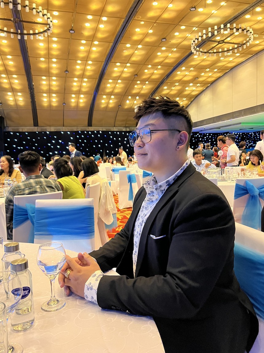 Bếp Trưởng Review: Làm 9 tiếng, lên video chỉ 1 phút  - Ảnh 1.