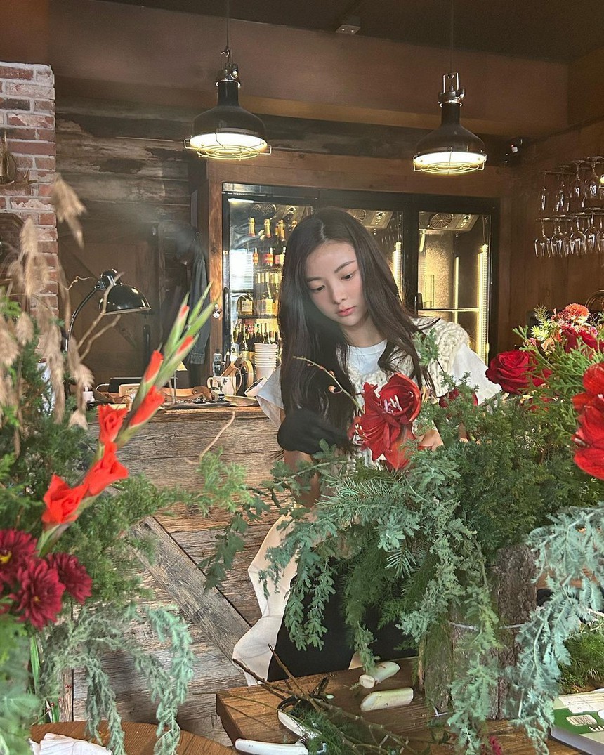 14/2 của hội con gái: Chi cả đống tiền sắm váy áo “lên đồ” đi chơi, chỉ mong thật lộng lẫy trước mặt crush - Ảnh 3. 14/2 của hội con gái: Chi cả đống tiền sắm váy áo “lên đồ” đi chơi, chỉ mong thật lộng lẫy trước mặt crush - Ảnh 3.