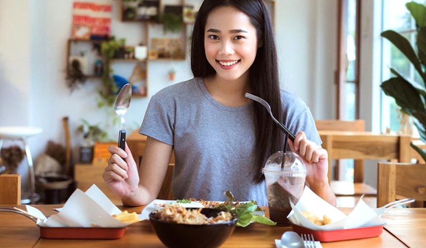 Tâm lý học chỉ ra, việc đầu tiên làm sau khi ngủ dậy quyết định “đẳng cấp": Mở mắt đã cầm điện thoại thì đừng hỏi vì sao mãi không lên hương  - Ảnh 4.