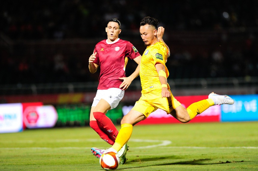 Cầu thủ Việt kiều gây ấn tượng nhất V-League 2023 - Ảnh 1. Cầu thủ Việt kiều gây ấn tượng nhất V-League 2023 - Ảnh 1.