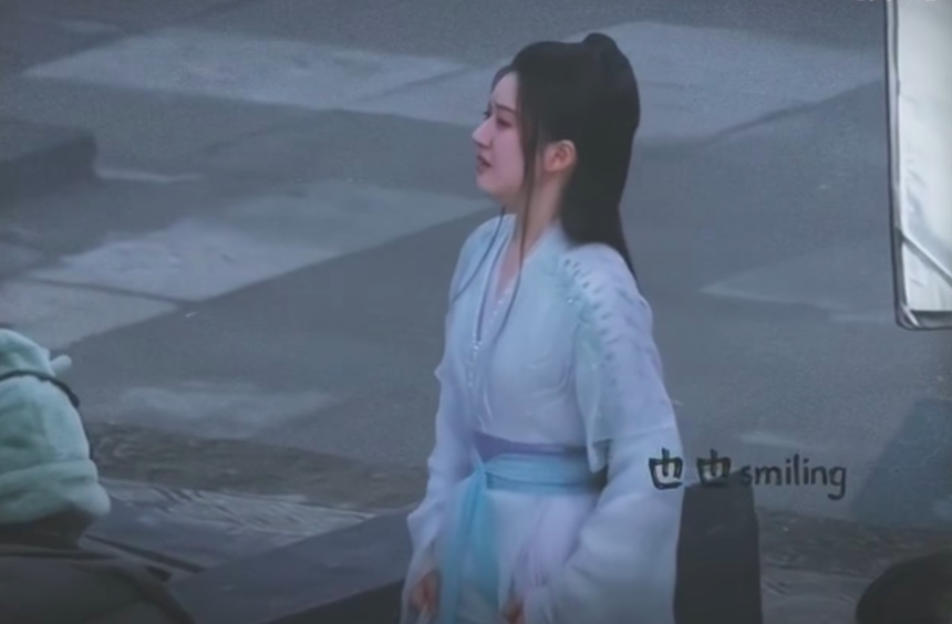 Hé lộ cảnh khóc cực đau lòng của Triệu Lộ Tư, nhan sắc có gì đáng chú ý - Ảnh 3.