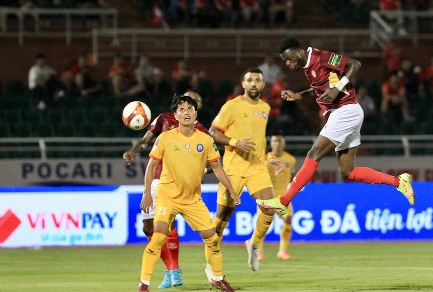 HLV Vũ Tiến Thành: "Mục tiêu trụ hạng trở nên khó khăn hơn" - Ảnh 2.