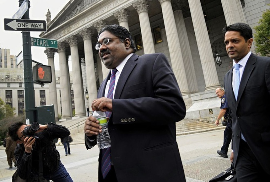 Từ hôn phu cho con đến tách trà trị giá 36 triệu đô la, đây là những cách vung tiền điên rồ chẳng ai dám nghĩ đến của loạt tỷ phú bậc nhất thế giới - Ảnh 2.