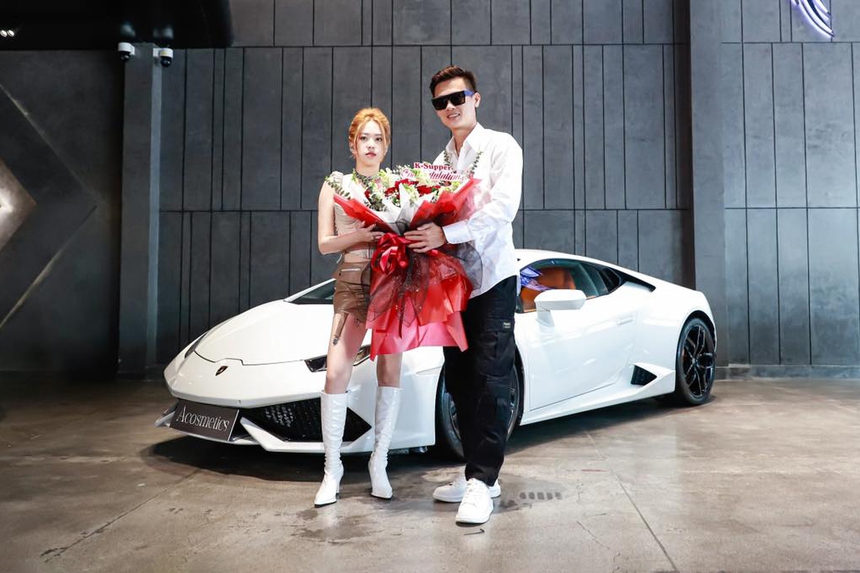 Hot girl Buôn Mê Thuột tậu siêu xe Lamborghini Huracan nhân dịp lễ Tình nhân - Ảnh 2. Hot girl Buôn Mê Thuột tậu siêu xe Lamborghini Huracan nhân dịp lễ Tình nhân - Ảnh 2.