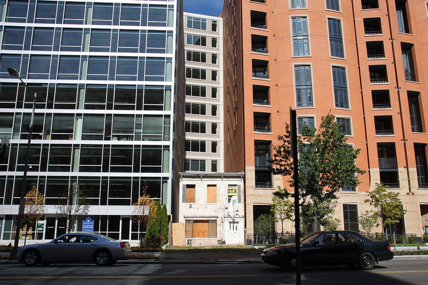 Từng đòi số tiền gấp 10 lần 1,5 triệu USD cho căn nhà 167m2, gia chủ phải cay đắng bán tháo sau 8 năm vì nợ nần, giá tụt một nửa so với ban đầu - Ảnh 1.