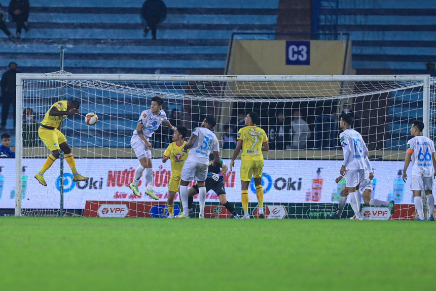 HAGL giờ mới đáng xem với Kiatisuk - Ảnh 2.