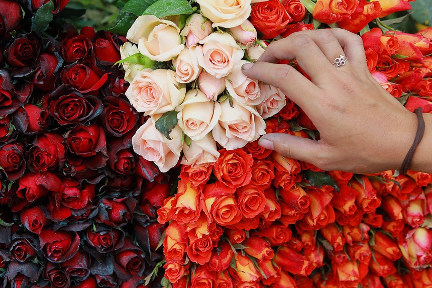 Nét đẹp văn hóa ngày Lễ Tình yêu ở Việt Nam - Ảnh 1.