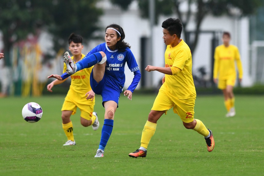 Giải bóng đá nữ Cup quốc gia 2023: TP.HCM thắng đậm Hà Nội II trận mở màn - Ảnh 1.