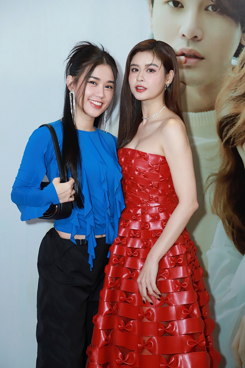 Trương Quỳnh Anh hạnh phúc vì có thể 'làm điều mình thích, gặp những người mình yêu thương' - Ảnh 17. Trương Quỳnh Anh hạnh phúc vì có thể 'làm điều mình thích, gặp những người mình yêu thương' - Ảnh 17.