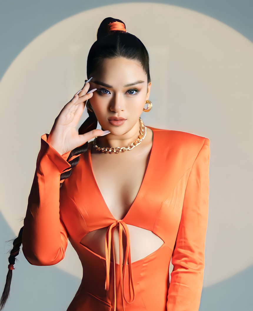 Mi Candy – trò cưng của nhạc sĩ Lưu Thiên Hương – ra mắt MV 'Sau lưng anh' - Ảnh 3.