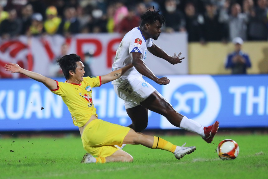 Sau trận hòa "chết đi sống lại", HAGL đang phải đối mặt với bóng ma ngày cũ - Ảnh 1.