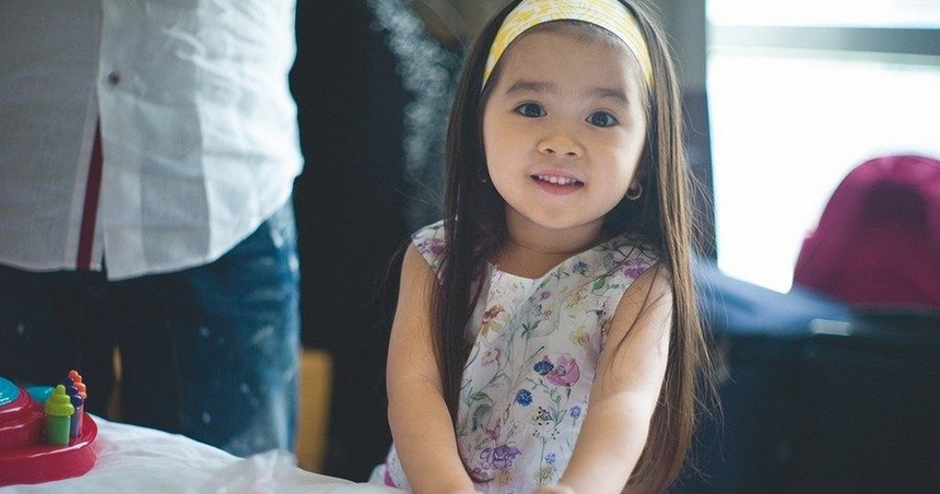 Từng được đại gia Dubai tài trợ cho sống xa hoa, dát đầy hàng hiệu, "thiên thần lai" Hàn Quốc giờ đây gây bất ngờ bởi ngoại hình khác xa lúc nhỏ - Ảnh 1.