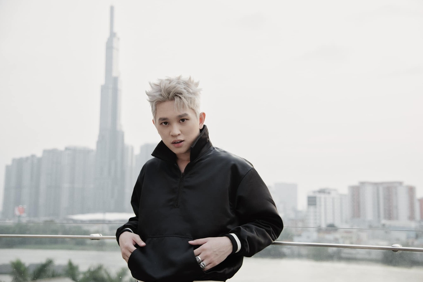 B Ray lộ ảnh hẹn hò 4 cô gái cùng 1 ngày, phía chính chủ phản hồi thế nào? - Ảnh 4. B Ray lộ ảnh hẹn hò 4 cô gái cùng 1 ngày, phía chính chủ phản hồi thế nào? - Ảnh 4.