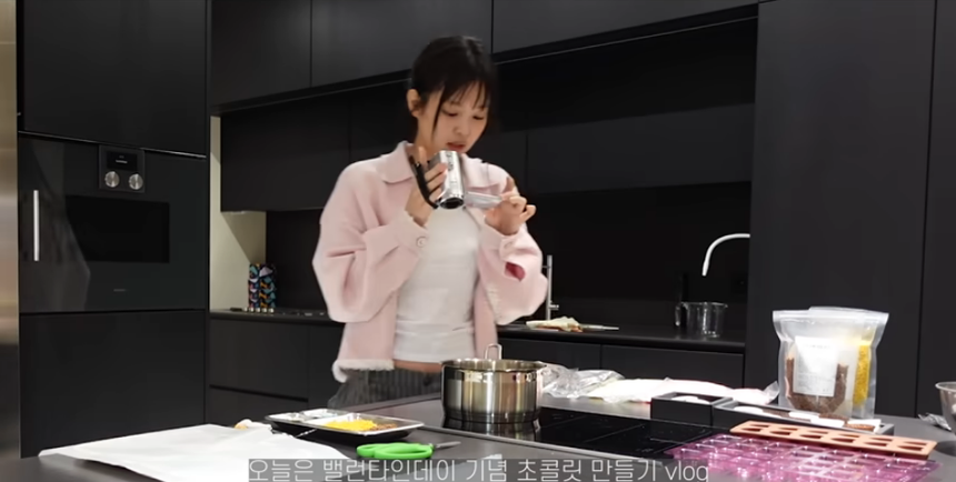 Check giá đồ gia dụng trong nhà Jennie  - Ảnh 9.