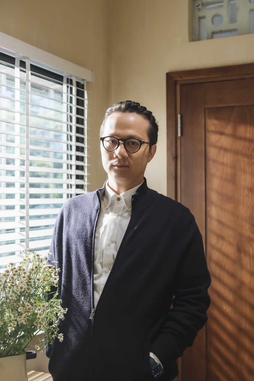 Bác gái 70 tuổi quyết chi 500 triệu cải tạo căn nhà 3 thế hệ ở khu tập thể cũ: Tạo bất ngờ cho chồng, diện mạo của ngôi nhà sau khi cải tạo vượt sức tưởng tượng - Ảnh 2.