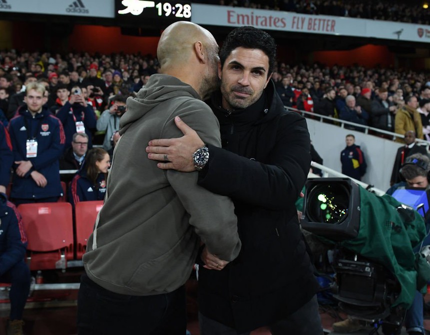 Hàng thủ "biếu không" bàn thắng, Arsenal thất bại đầy tai hại trước Man City - Ảnh 4. Hàng thủ "biếu không" bàn thắng, Arsenal thất bại đầy tai hại trước Man City - Ảnh 4.