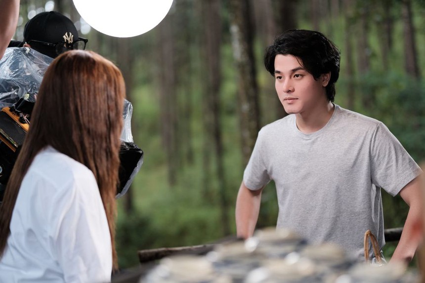 Đạo diễn Giang Thanh: "Tôi chưa từng đặt vấn đề tiền lương với chị Trương Quỳnh Anh" - Ảnh 3. Đạo diễn Giang Thanh: "Tôi chưa từng đặt vấn đề tiền lương với chị Trương Quỳnh Anh" - Ảnh 3.