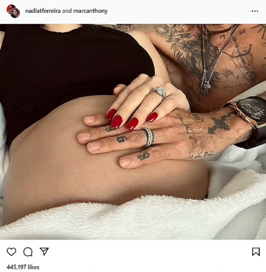 Marc Anthony hạnh phúc chào đón con đầu lòng với vợ trẻ kém 31 tuổi - Ảnh 2.