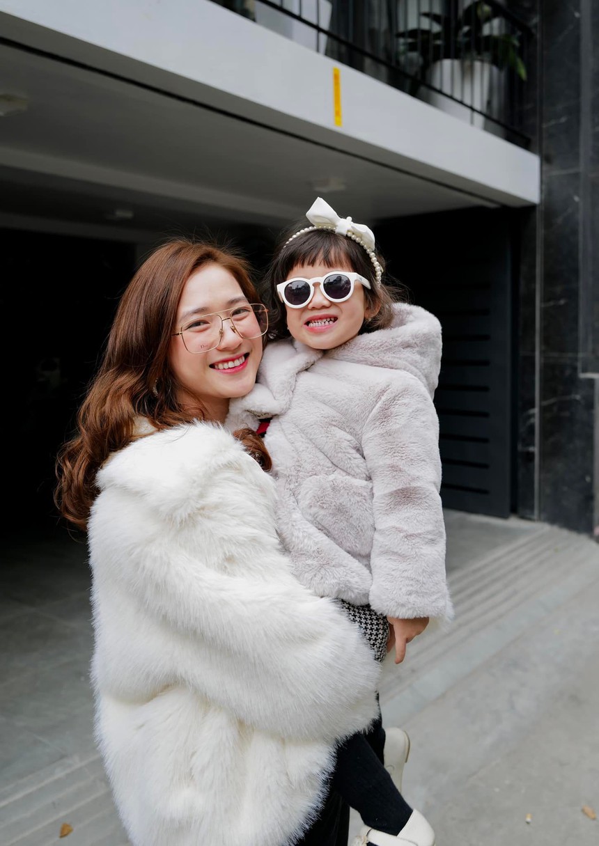 Chê chồng chụp ảnh xấu, bà xã JustaTee đặt hết niềm tin vào con gái CiCi và cái kết đầy “bất ổn” - Ảnh 7.